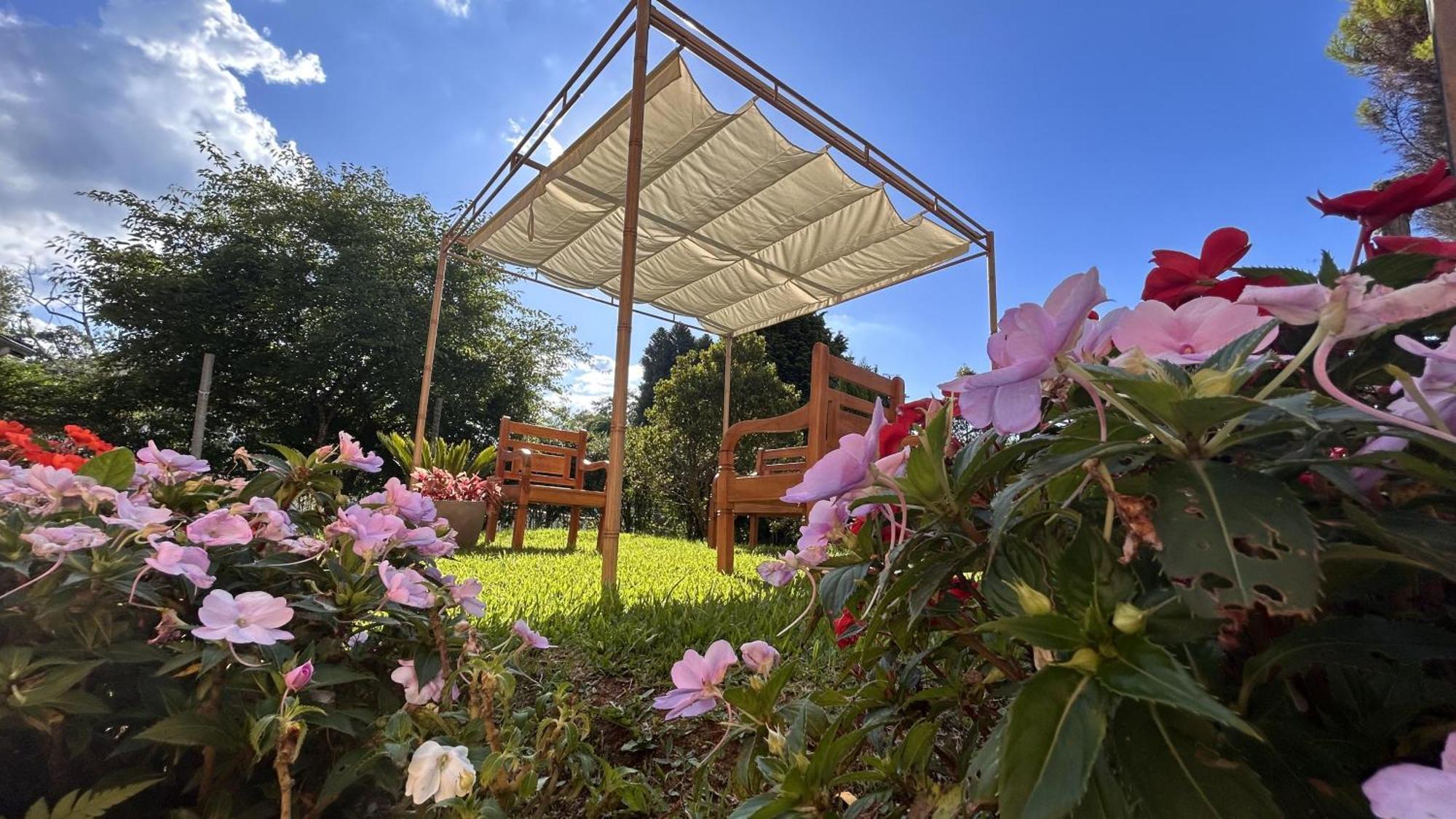 Flor De Lua Monte Hotel
